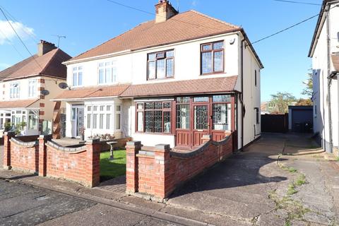 4 bedroom semi-detached house for sale, Cordelia Crescent, Rayleigh, SS6