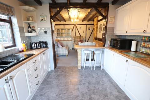 4 bedroom semi-detached house for sale, Cordelia Crescent, Rayleigh, SS6