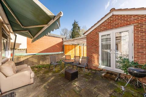 undefined, Vale Road, Windsor, SL4