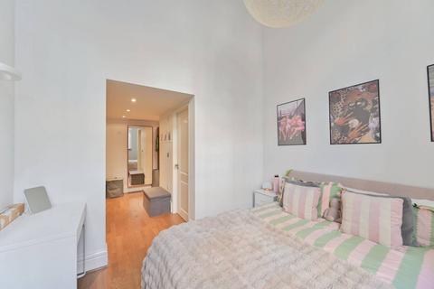 3 bedroom flat for sale, Mountford Mansions, Battersea Park, London, SW11