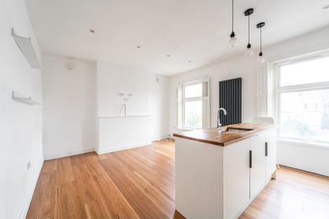 3 bedroom apartment for sale, Dagmar Road, Finsbury Park N4