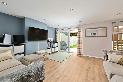 3 bedroom terraced house for sale, Oak Farm Close, Camberley GU17