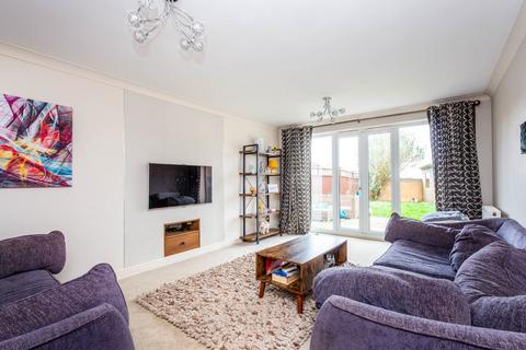 4 bedroom detached house for sale, Yarrow Close, Rushden NN10