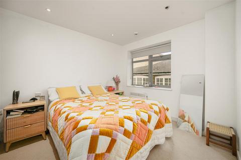 1 bedroom apartment for sale, Garden Walk, Shoreditch, EC2A