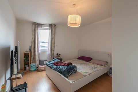 2 bedroom flat to rent, New Atlas Wharf, Canary Wharf, London, E14