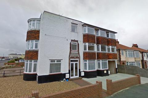 1 bedroom flat to rent - Princes Esplanade, Walton On The Naze CO14