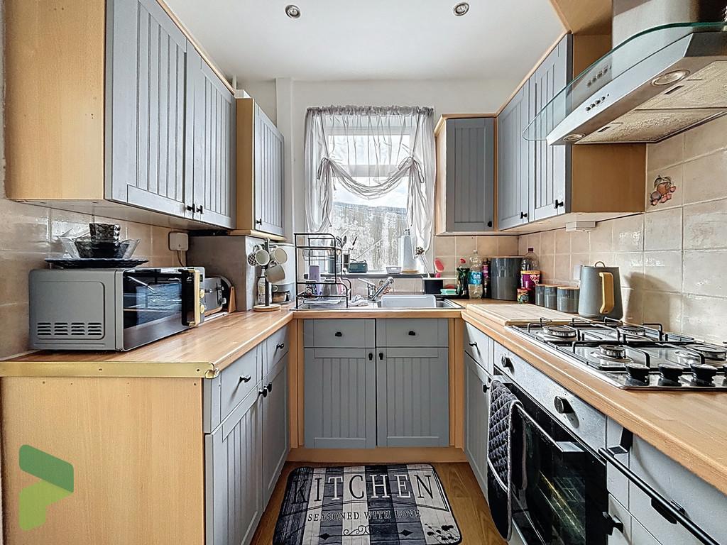 Fitted kitchen