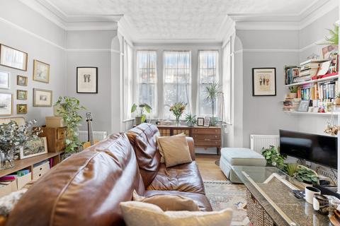 2 bedroom apartment for sale, Carlingford Road, London N15