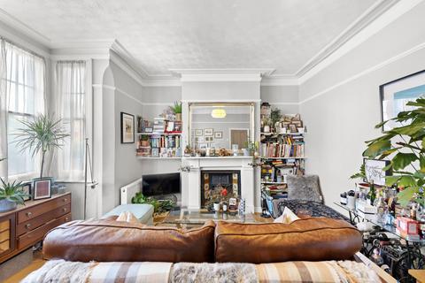 2 bedroom apartment for sale, Carlingford Road, London N15