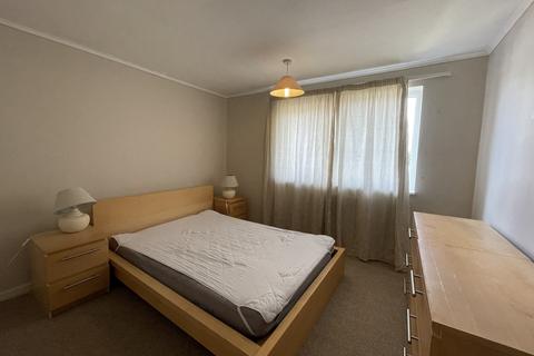 4 bedroom terraced house to rent, Stansgate Avenue, Cambridge CB2