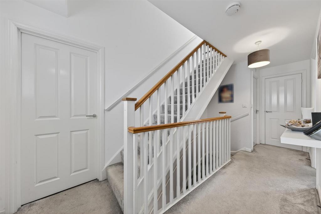 31 Friesland Ave Web19.jpg