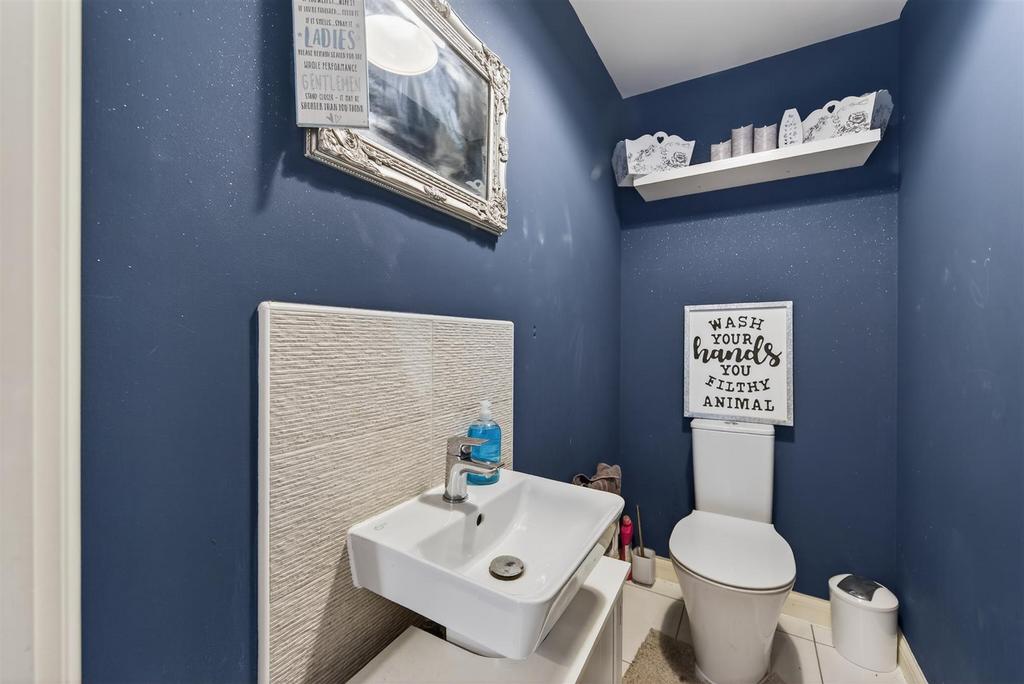 31 Friesland Ave Web10.jpg