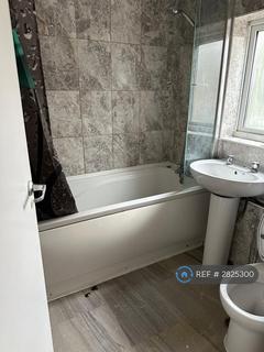 3 bedroom detached house to rent, Sterling Close, Milton Keynes, MK15