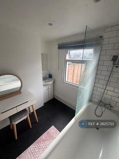 1 bedroom flat to rent, Battersea Bridge Road, London, SW11