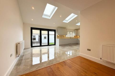 undefined, Woodberry Gardens, London