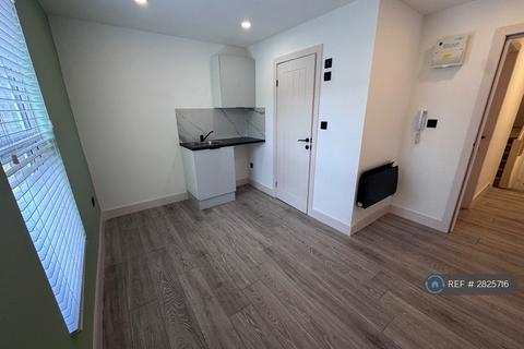 1 bedroom in a house share to rent, Mount Pleasant Road, London, N17