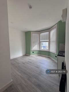 1 bedroom in a house share to rent, Mount Pleasant Road, London, N17