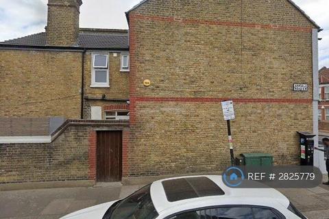 1 bedroom in a house share to rent, Ashvale Road, London, SW17