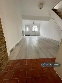 2 bedroom end of terrace house to rent – pohled 4