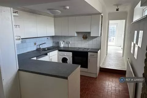 2 bedroom end of terrace house to rent – pohled 5