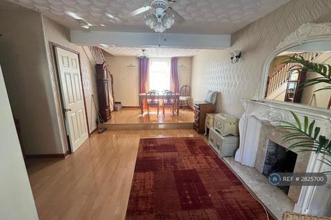 2 bedroom terraced house to rent, Miskin Road, Tonypandy, CF40
