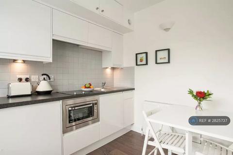 undefined, Gloucester St, London, SW1V