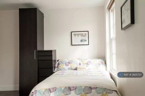 undefined, Gloucester St, London, SW1V
