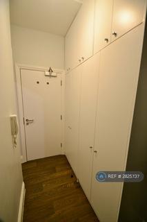 undefined, Gloucester St, London, SW1V