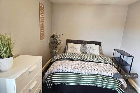 1 bedroom flat to rent, Bath Court, Bolton, BL2