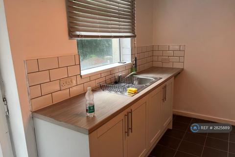 3 bedroom terraced house to rent, High Street, Blaina, Abertillery, NP13