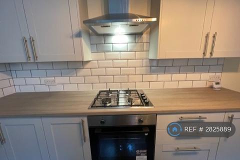 3 bedroom terraced house to rent, High Street, Blaina, Abertillery, NP13