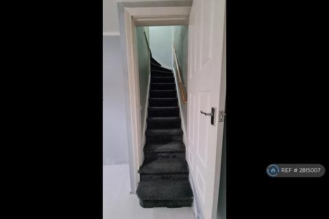 2 bedroom terraced house to rent, Cranbrook Street, Bradford, BD5
