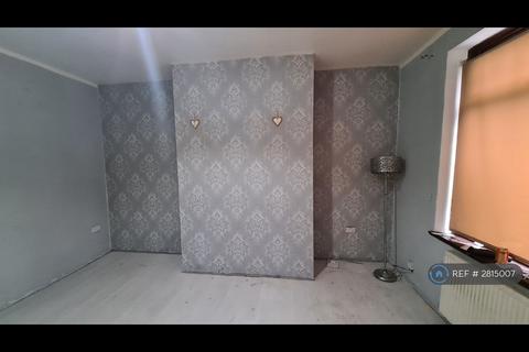 2 bedroom terraced house to rent, Cranbrook Street, Bradford, BD5