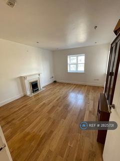 2 bedroom flat to rent, Highfield Road, Feltham, TW13