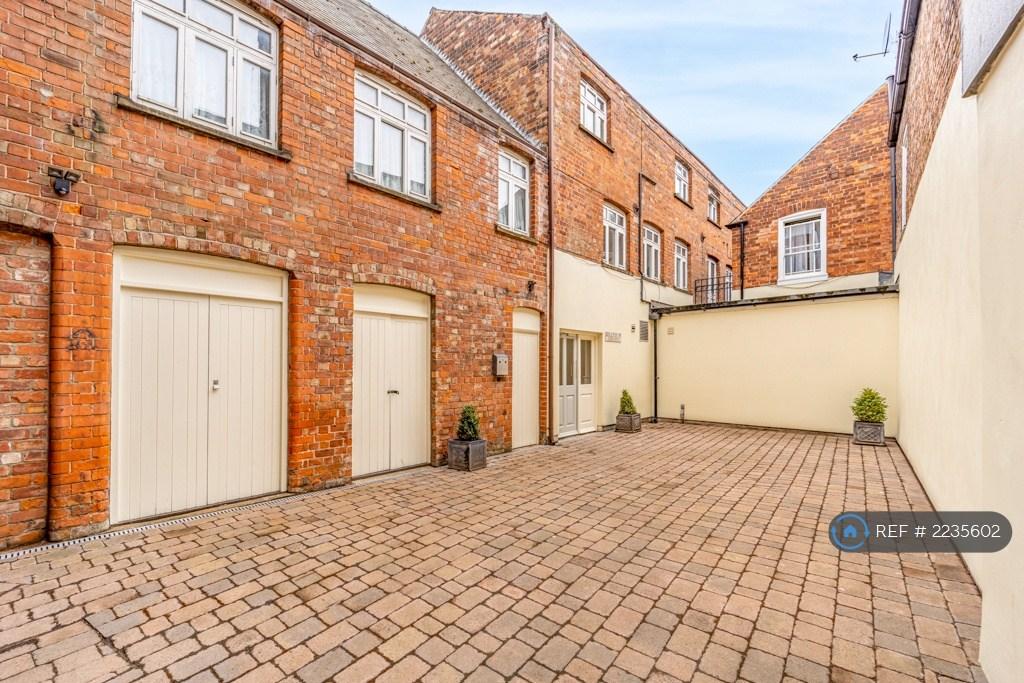 Private Courtyard