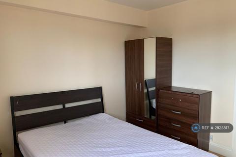 2 bedroom flat to rent, Albert Starr House, London, SE8