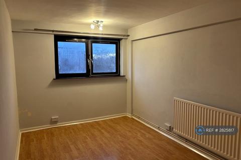 2 bedroom flat to rent, Albert Starr House, London, SE8