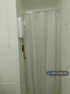 Studio to rent, Spencer Mews, London, W6