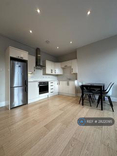 2 bedroom flat to rent, Walworth Road, London, SE17