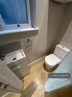2 bedroom flat to rent, Walworth Road, London, SE17