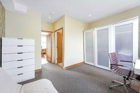 2 bedroom flat to rent, King Street, London W6