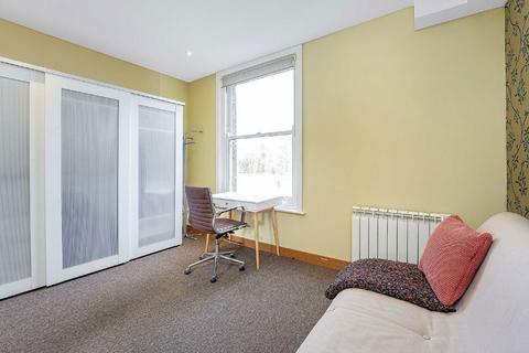 2 bedroom flat to rent, King Street, London W6