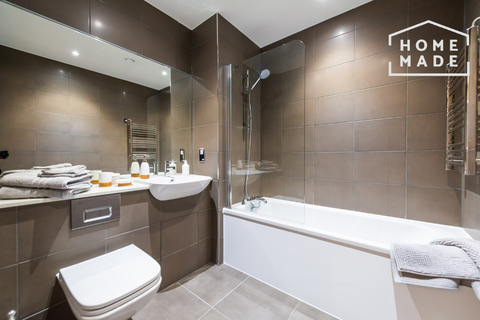 3 bedroom apartment to rent, The Trilogy, M15