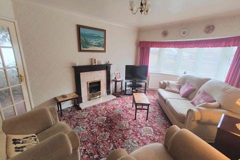 3 bedroom semi-detached bungalow for sale, Mount Gardens, Cleckheaton BD19