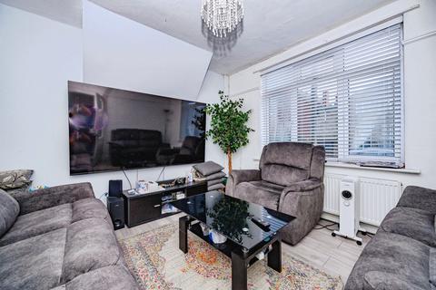 2 bedroom terraced house for sale, Gardenia Avenue, Luton, Bedfordshire, LU3
