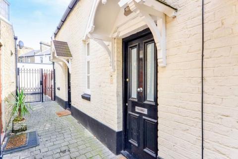 undefined, Salisbury Mews, London