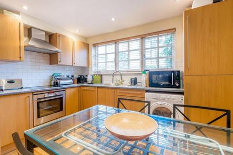 undefined, Salisbury Mews, London