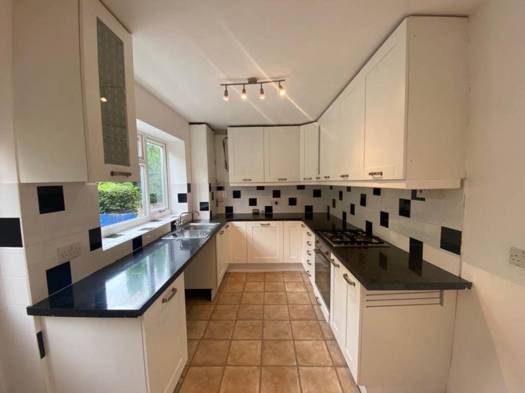 Kitchen (1)