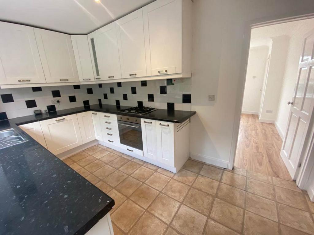 Kitchen (2)