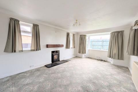 undefined, HOLTON MOUNT, HOLTON LE CLAY